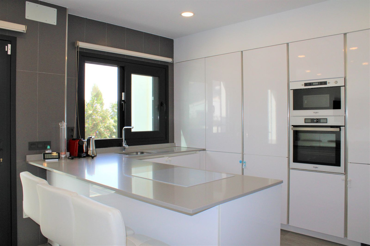 6 Bed Townhouse for sale in Nerja Costa Del Sol East, Málaga, Spain