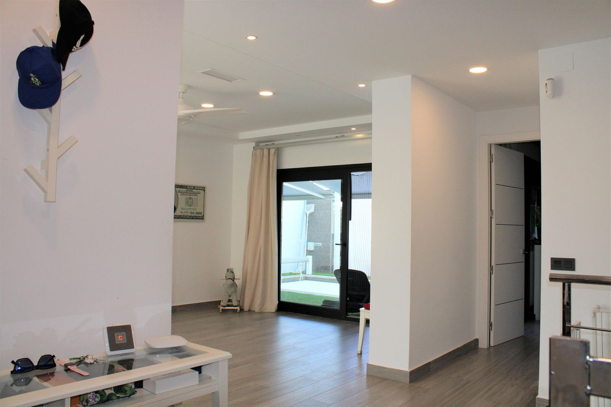 6 Bed Townhouse for sale in Nerja Costa Del Sol East, Málaga, Spain