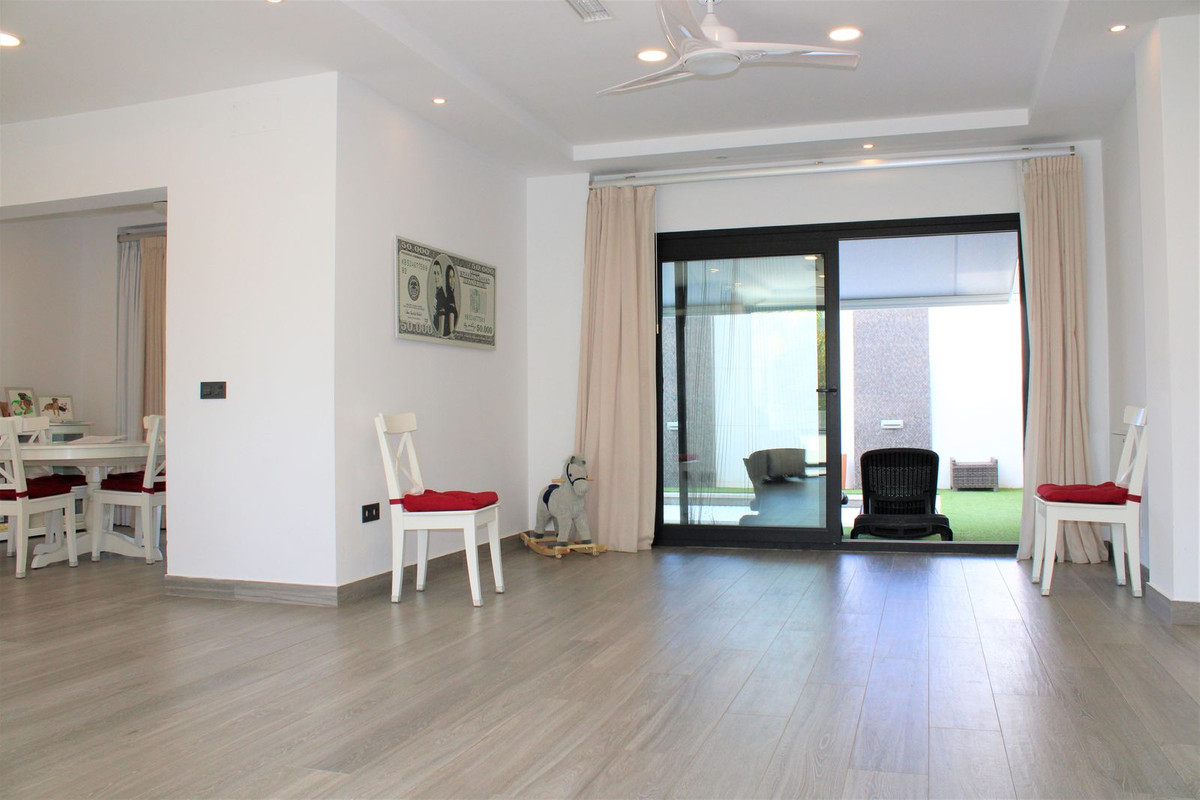 6 Bed Townhouse for sale in Nerja Costa Del Sol East, Málaga, Spain