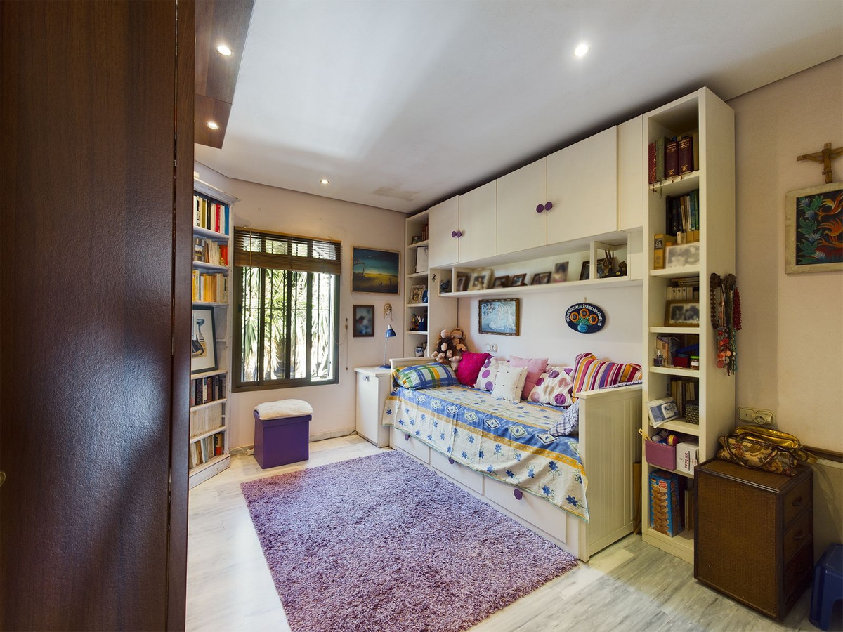 3 Bed Apartment for sale in Elviria Costa Del Sol, Málaga, Spain