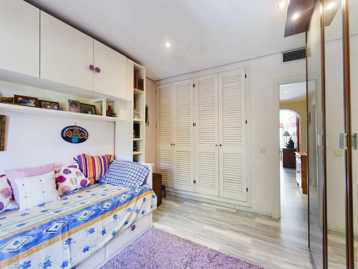 3 Bed Apartment for sale in Elviria Costa Del Sol, Málaga, Spain