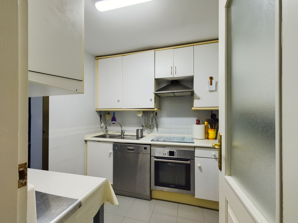3 Bed Apartment for sale in Elviria Costa Del Sol, Málaga, Spain