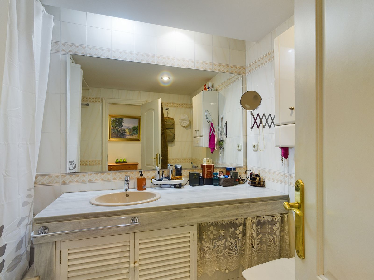 3 Bed Apartment for sale in Elviria Costa Del Sol, Málaga, Spain