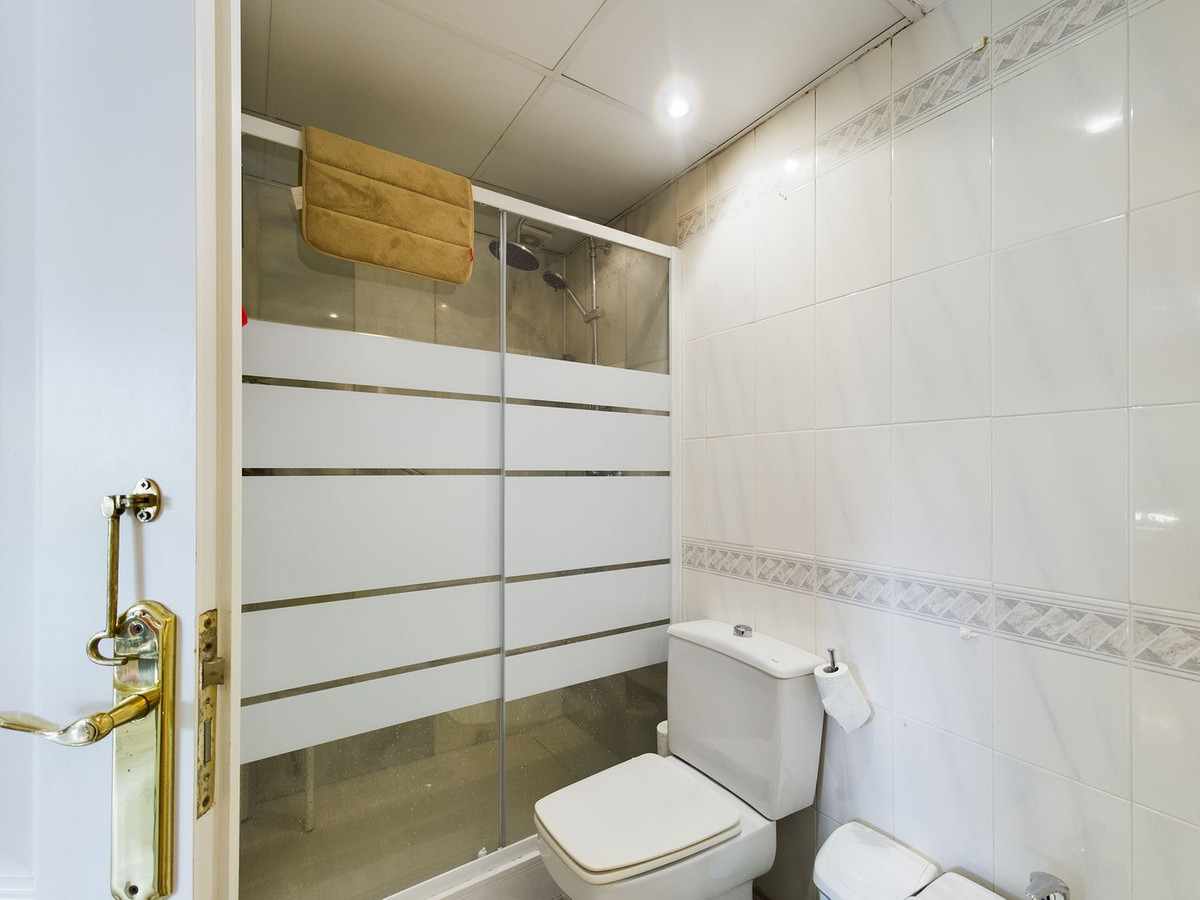 3 Bed Apartment for sale in Elviria Costa Del Sol, Málaga, Spain
