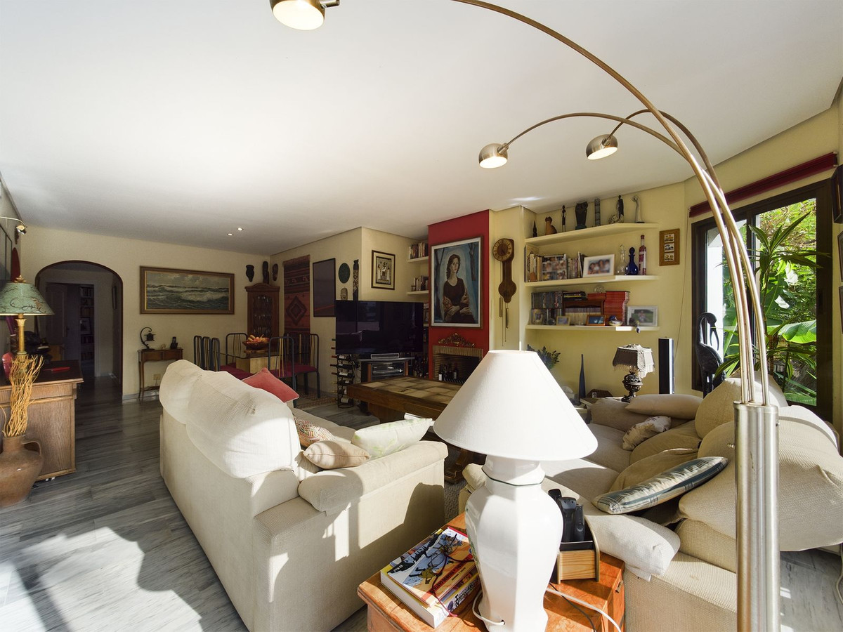 3 Bed Apartment for sale in Elviria Costa Del Sol, Málaga, Spain