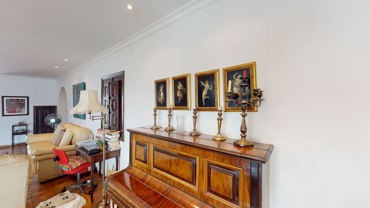 7 Bed Townhouse for sale in Torrox Costa Del Sol East, Málaga, Spain