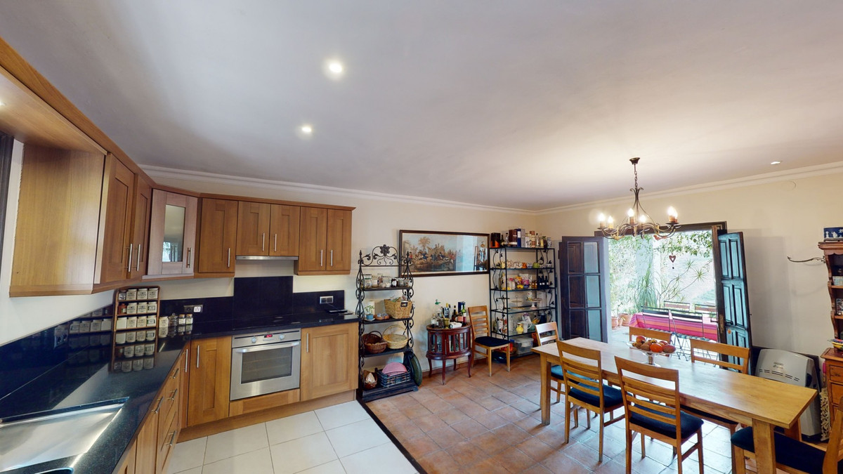 7 Bed Townhouse for sale in Torrox Costa Del Sol East, Málaga, Spain