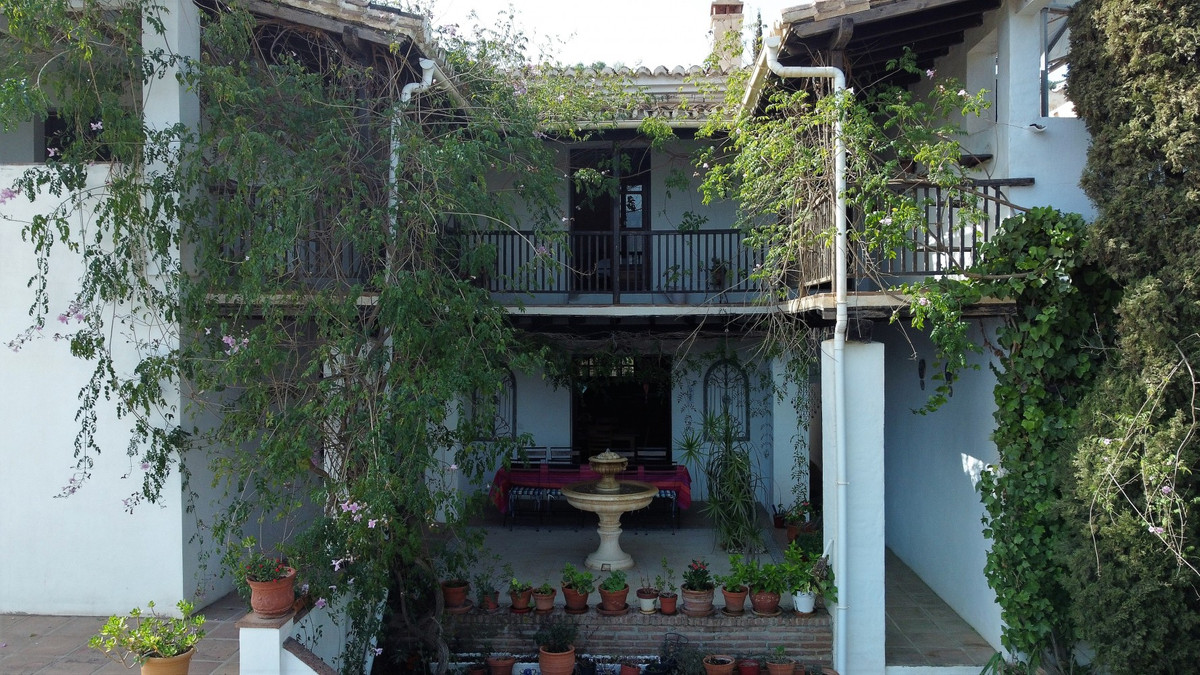 7 Bed Townhouse for sale in Torrox Costa Del Sol East, Málaga, Spain