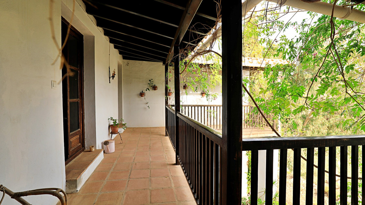 7 Bed Townhouse for sale in Torrox Costa Del Sol East, Málaga, Spain