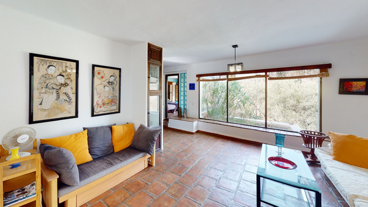 7 Bed Townhouse for sale in Torrox Costa Del Sol East, Málaga, Spain