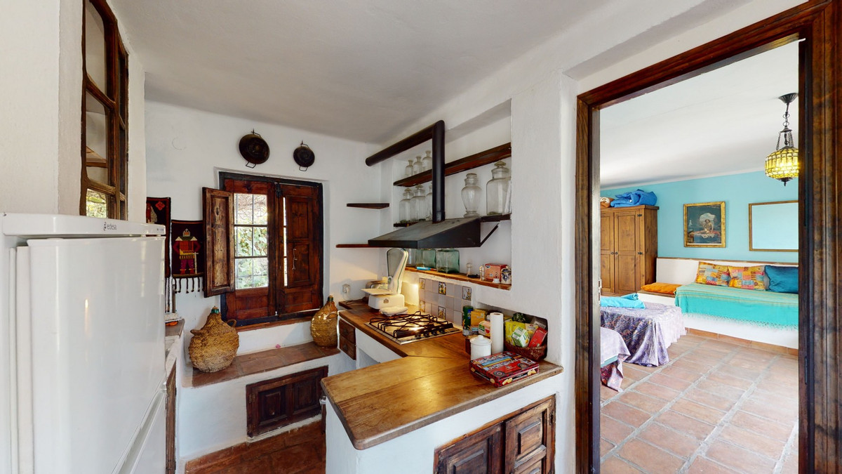 7 Bed Townhouse for sale in Torrox Costa Del Sol East, Málaga, Spain
