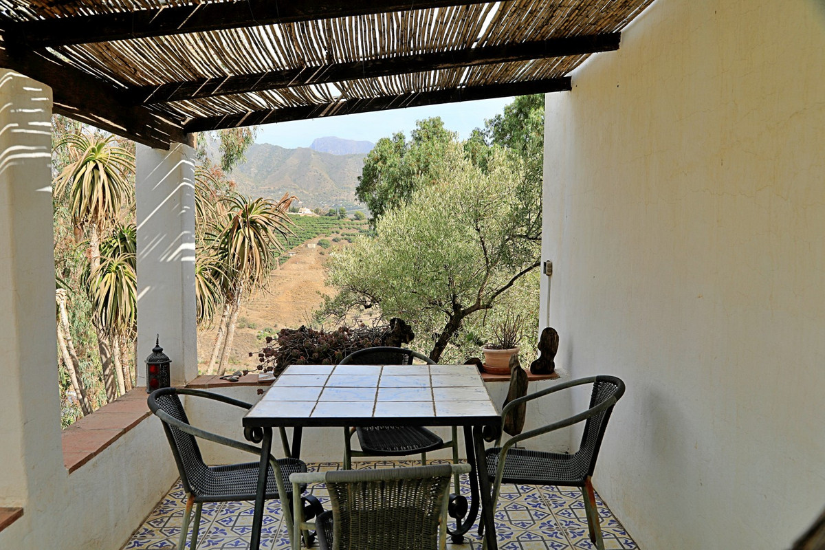 7 Bed Townhouse for sale in Torrox Costa Del Sol East, Málaga, Spain