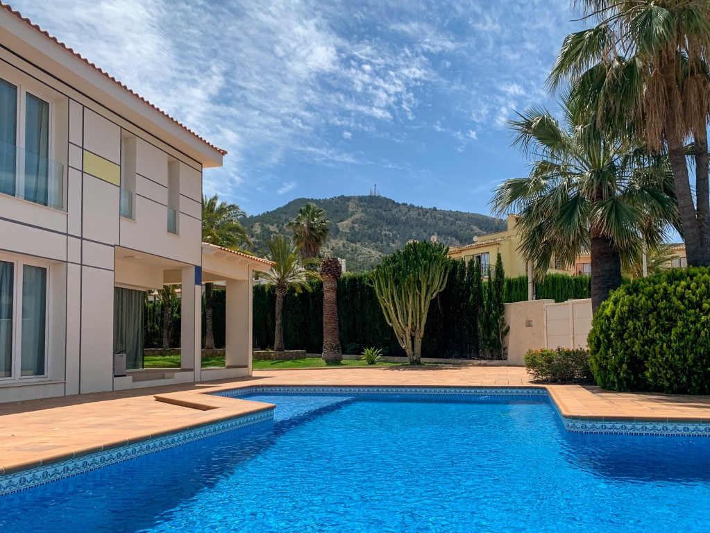 Se vende Villa - Chalet de 6 dormitorios en Costa Blanca, Alicante, España