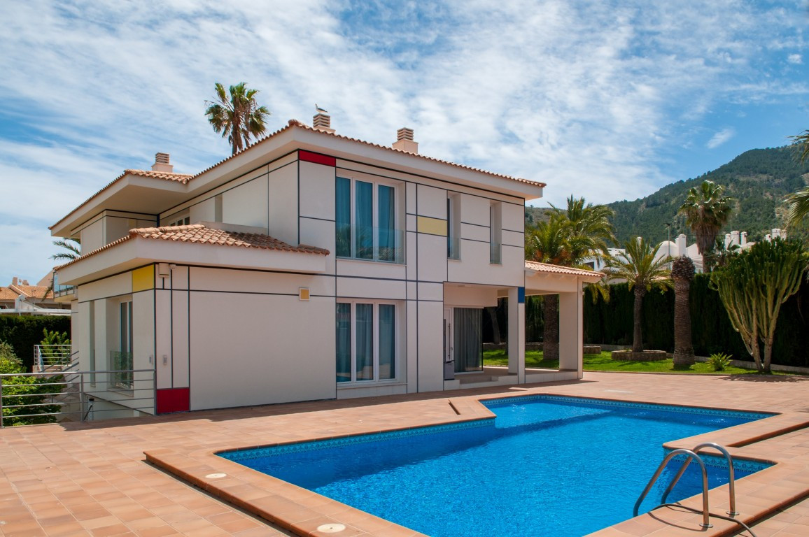 Se vende Villa - Chalet de 6 dormitorios en Costa Blanca, Alicante, España