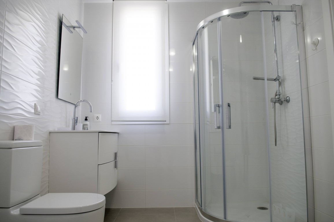 Se vende Villa - Chalet de 6 dormitorios en Costa Blanca, Alicante, España