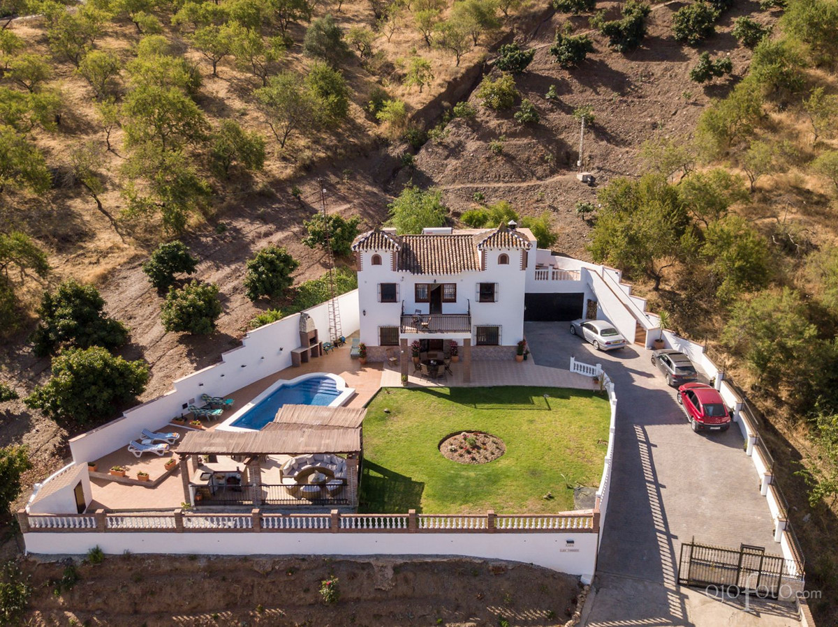 Se vende Cama y Desayuno de 5 dormitorios en Costa Del Sol East, Málaga, España