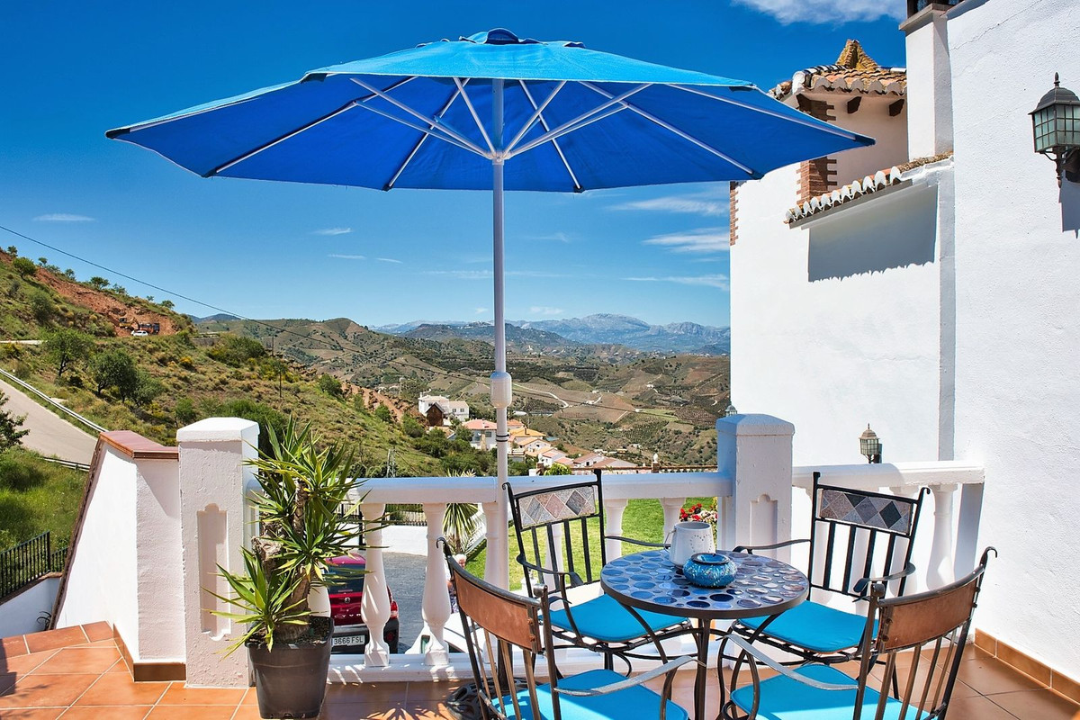Se vende Cama y Desayuno de 5 dormitorios en Costa Del Sol East, Málaga, España