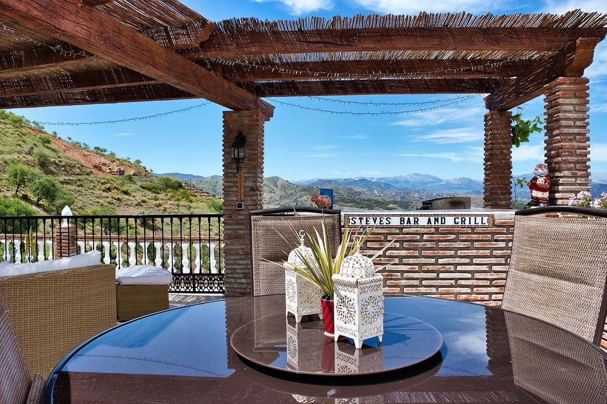 Se vende Cama y Desayuno de 5 dormitorios en Costa Del Sol East, Málaga, España
