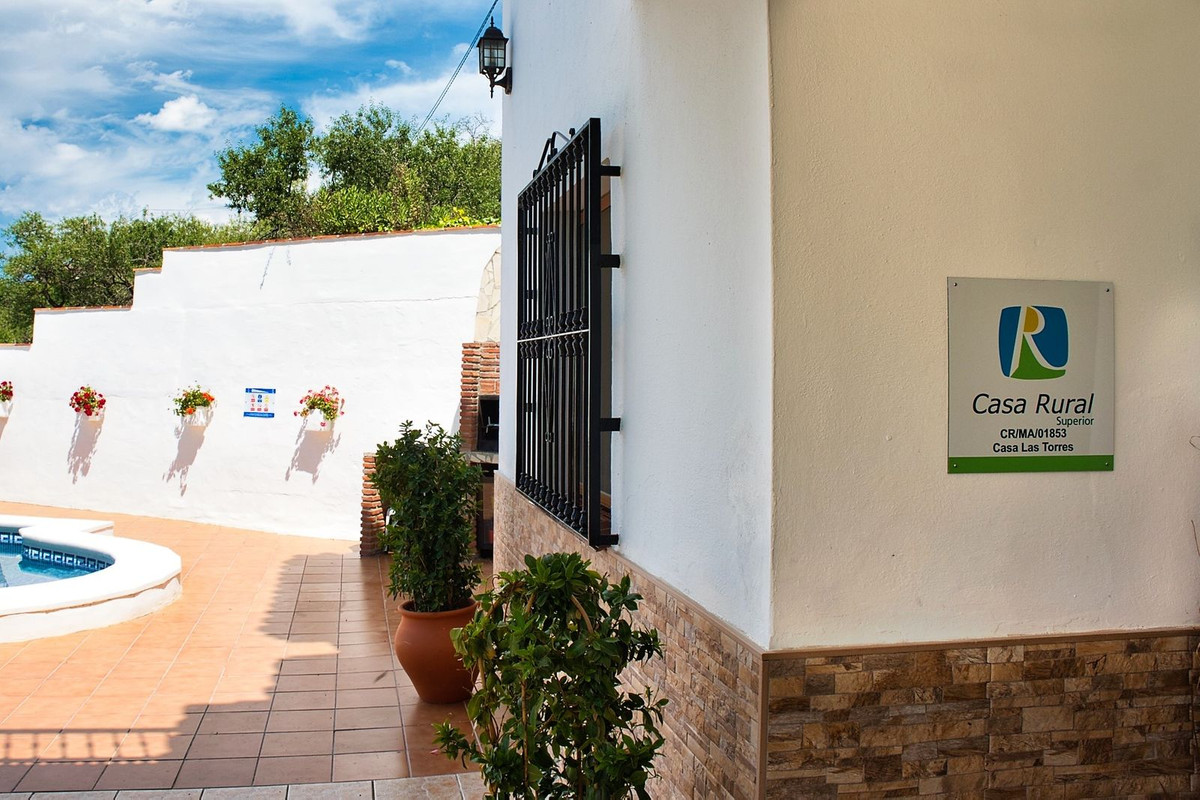 Se vende Cama y Desayuno de 5 dormitorios en Costa Del Sol East, Málaga, España