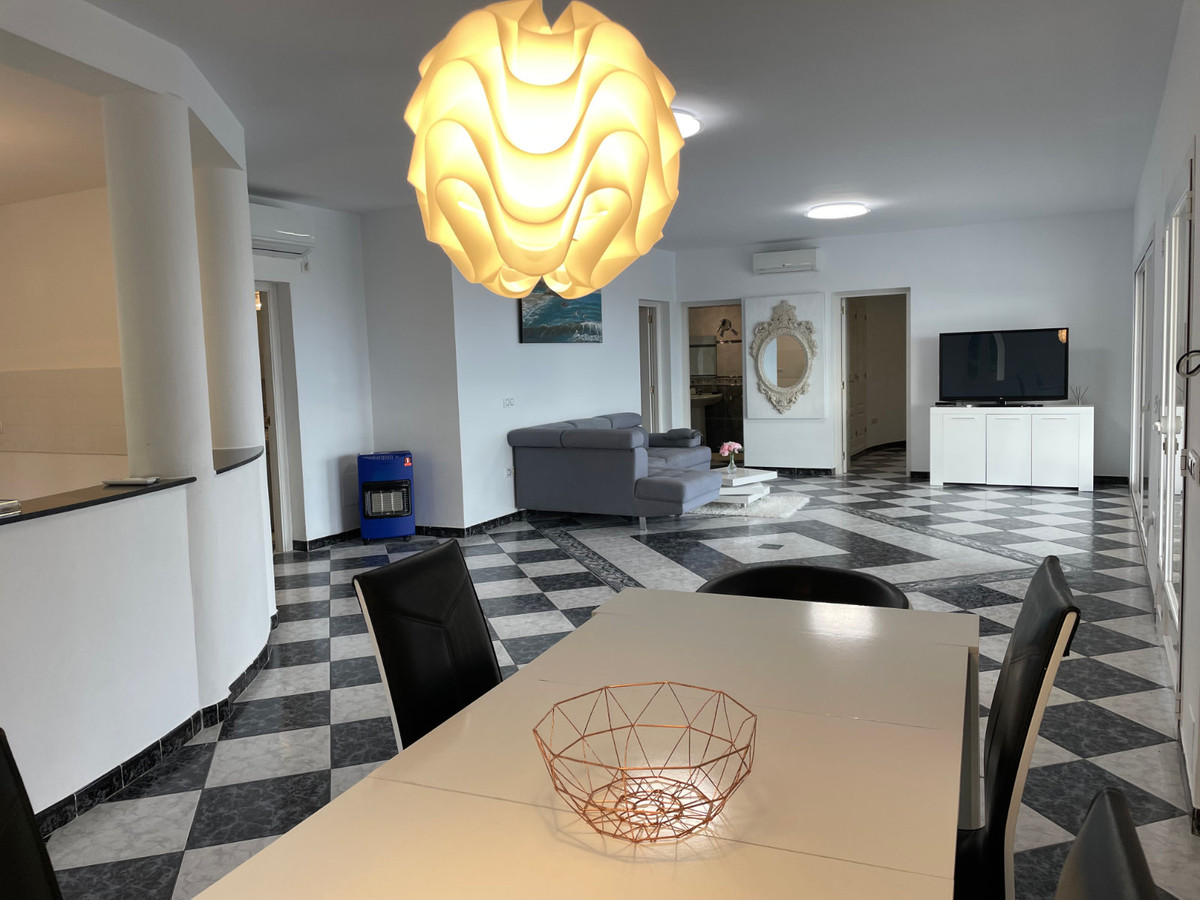 4 Bed Townhouse for sale in Calpe Costa Blanca, Alicante, Spain