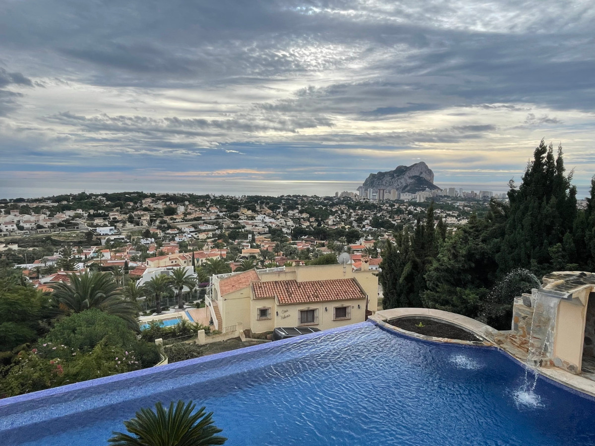 4 Bed Townhouse for sale in Calpe Costa Blanca, Alicante, Spain