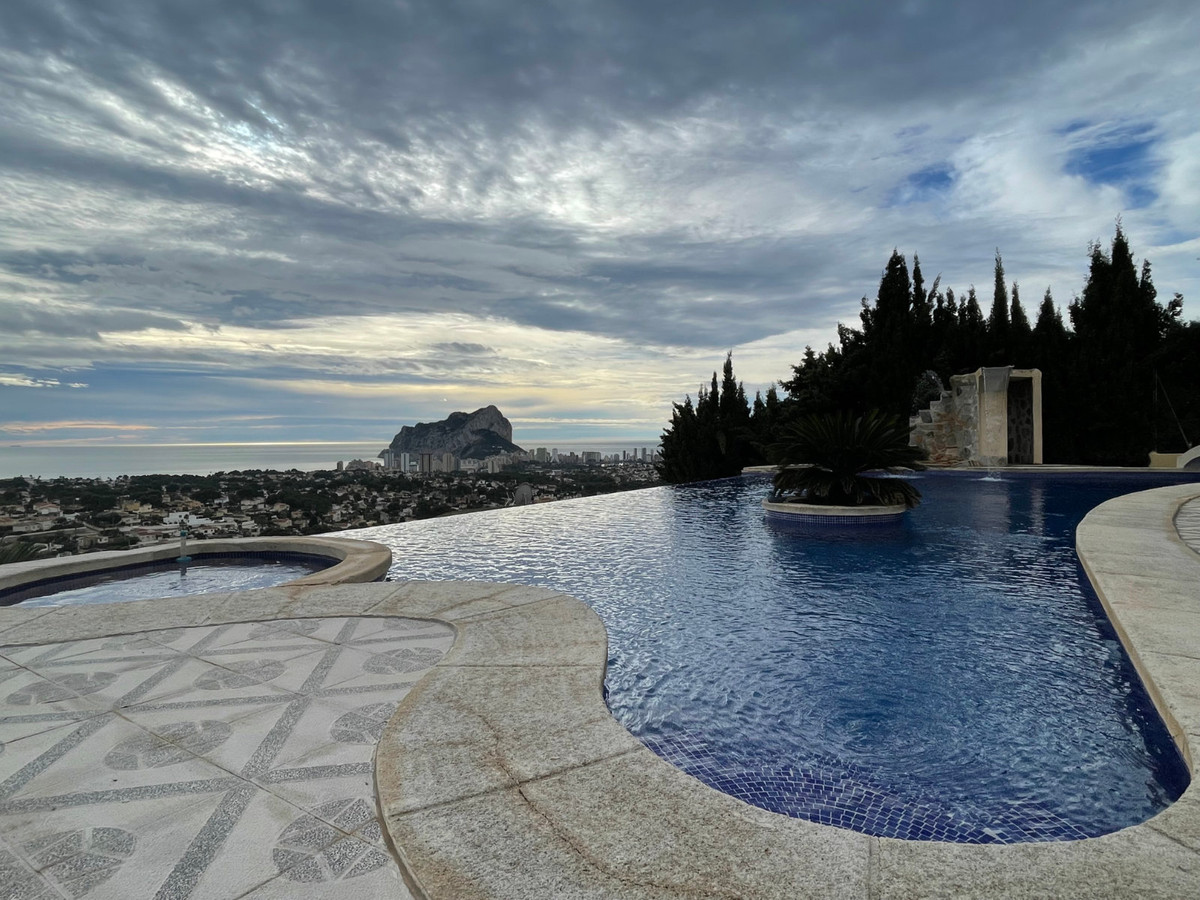 4 Bed Townhouse for sale in Calpe Costa Blanca, Alicante, Spain