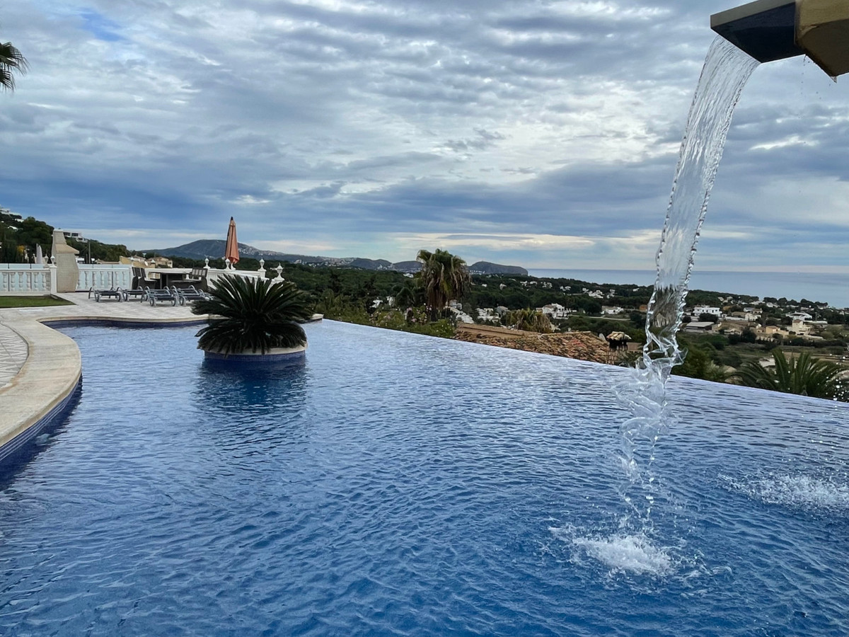 4 Bed Townhouse for sale in Calpe Costa Blanca, Alicante, Spain