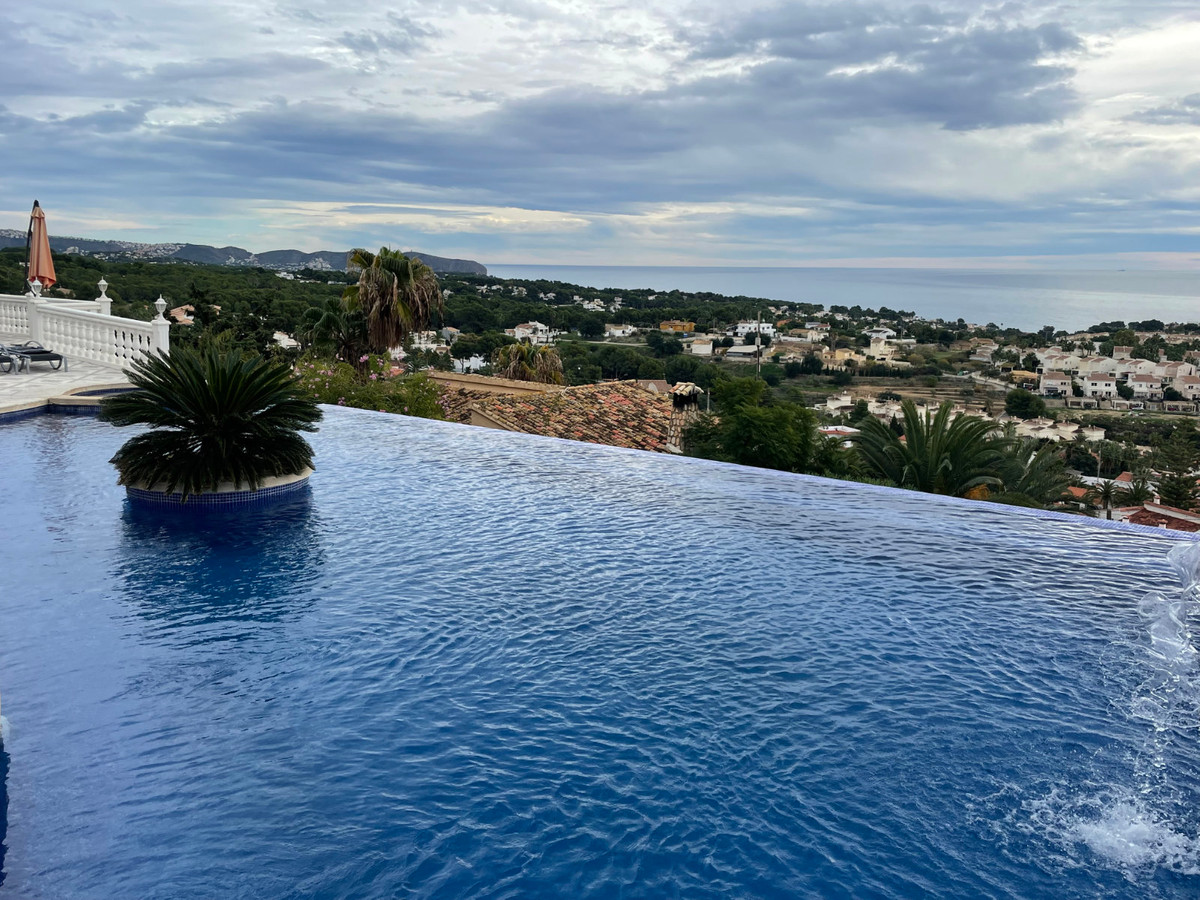 4 Bed Townhouse for sale in Calpe Costa Blanca, Alicante, Spain