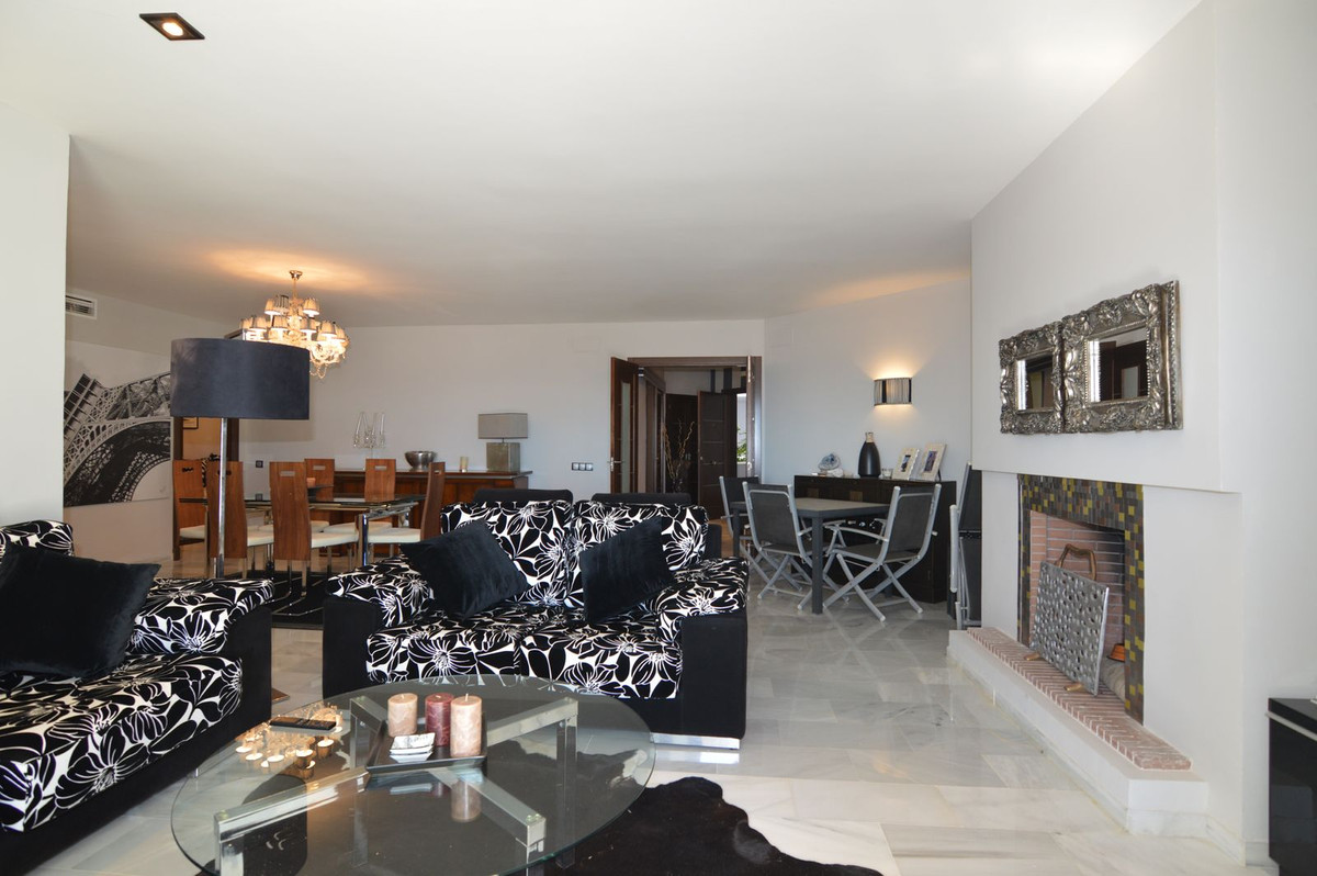 Se vende Apartamento Planta Media de 3 dormitorios en Costa Del Sol, Málaga, España