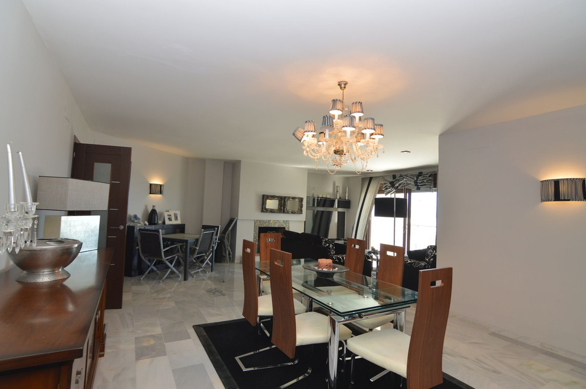 Se vende Apartamento Planta Media de 3 dormitorios en Costa Del Sol, Málaga, España