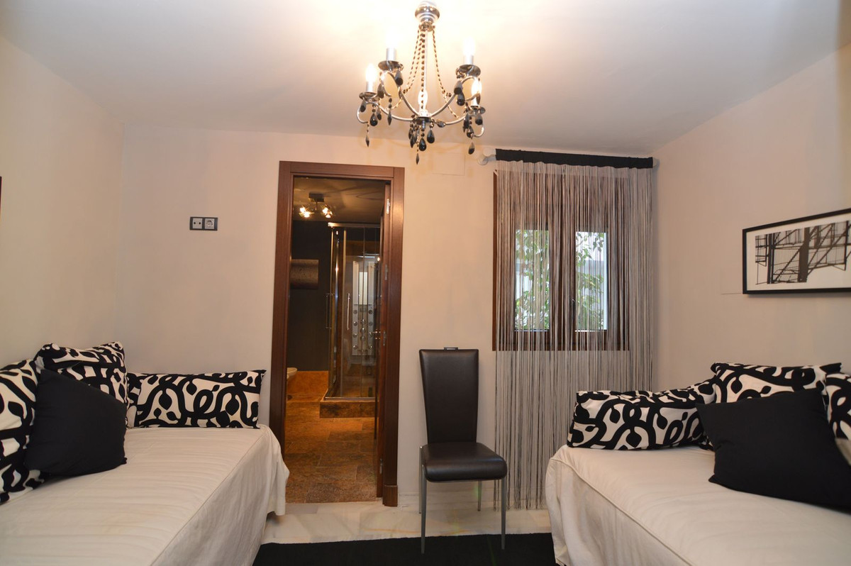 Se vende Apartamento Planta Media de 3 dormitorios en Costa Del Sol, Málaga, España