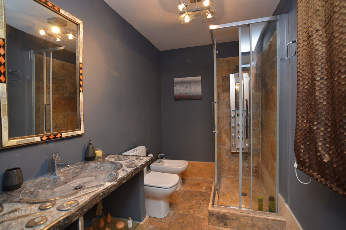 Se vende Apartamento Planta Media de 3 dormitorios en Costa Del Sol, Málaga, España