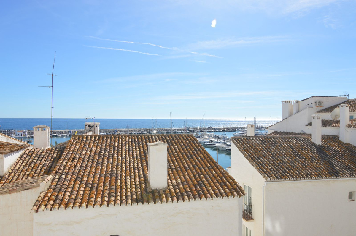 Se vende Apartamento Planta Media de 3 dormitorios en Costa Del Sol, Málaga, España