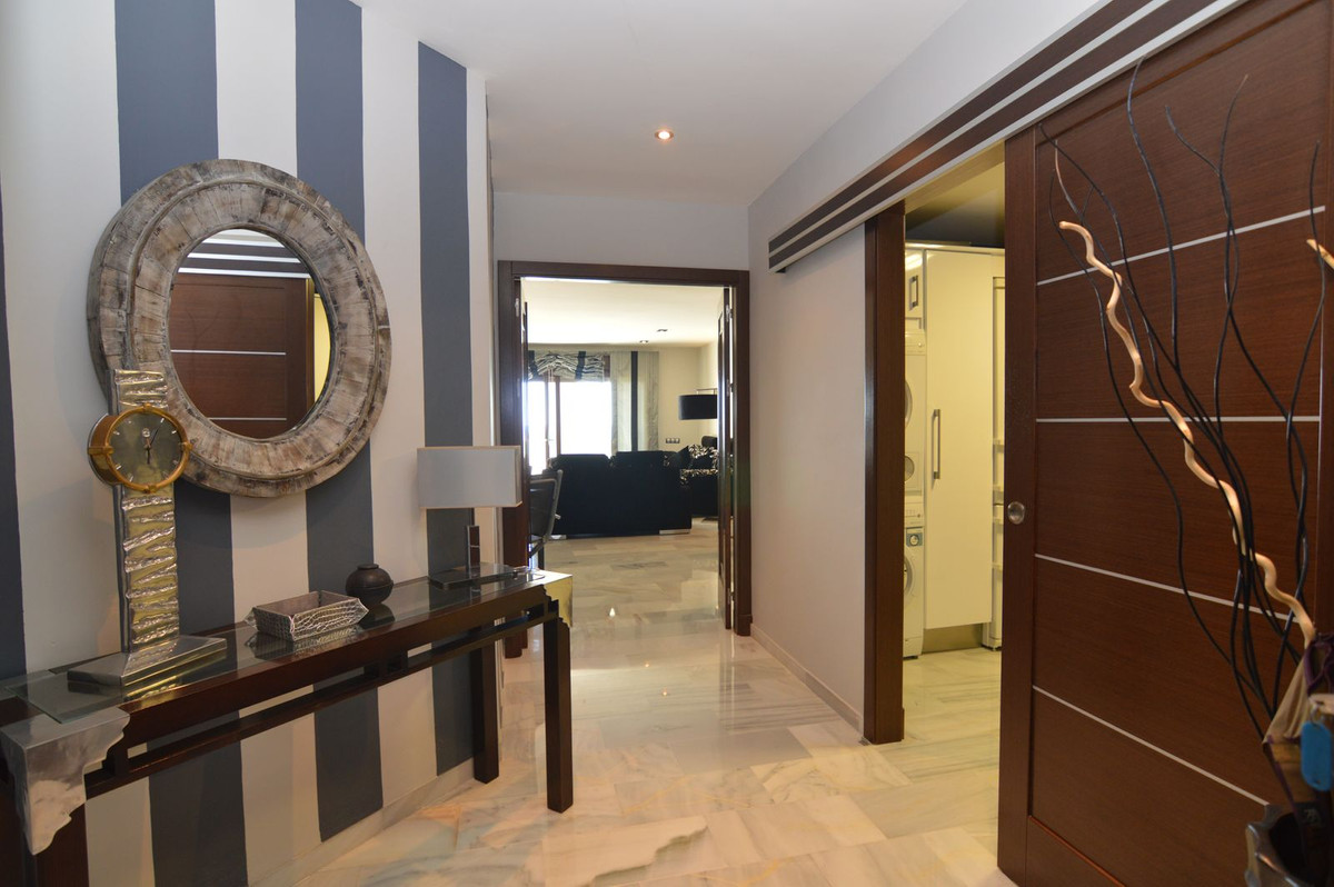Se vende Apartamento Planta Media de 3 dormitorios en Costa Del Sol, Málaga, España