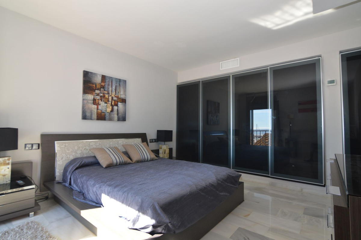 Se vende Apartamento Planta Media de 3 dormitorios en Costa Del Sol, Málaga, España