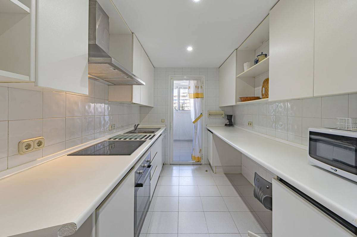 2 Bed Apartment for sale in Puerto Banús Costa Del Sol, Málaga, Spain