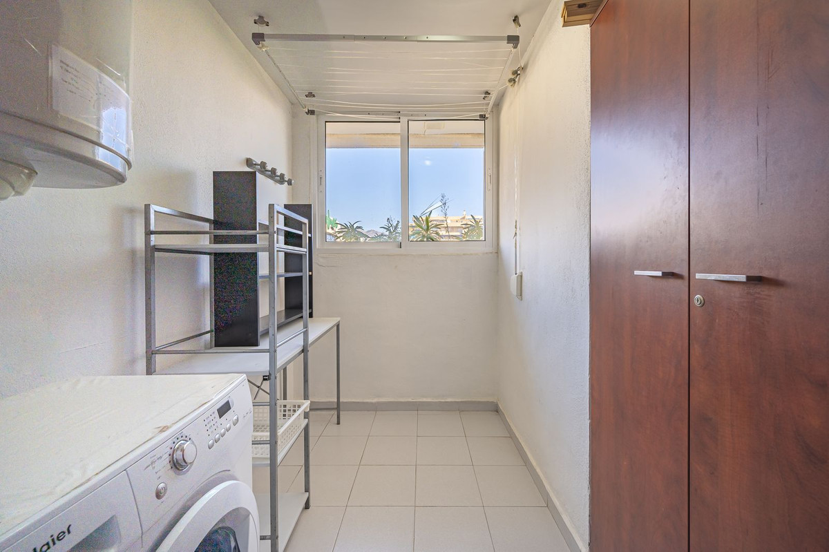 2 Bed Apartment for sale in Puerto Banús Costa Del Sol, Málaga, Spain