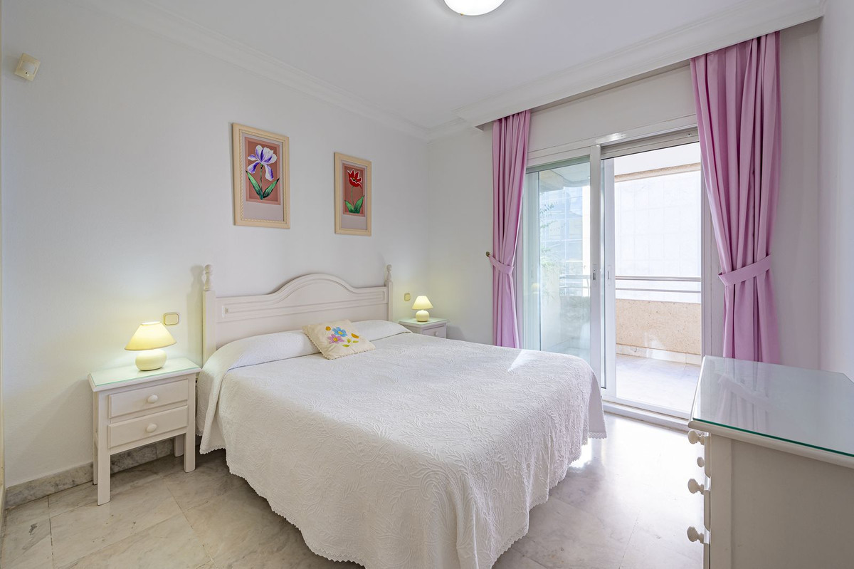 2 Bed Apartment for sale in Puerto Banús Costa Del Sol, Málaga, Spain