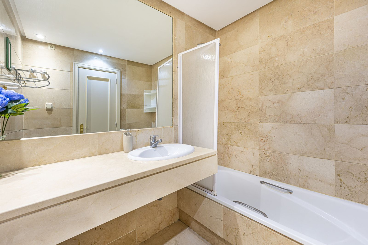 2 Bed Apartment for sale in Puerto Banús Costa Del Sol, Málaga, Spain