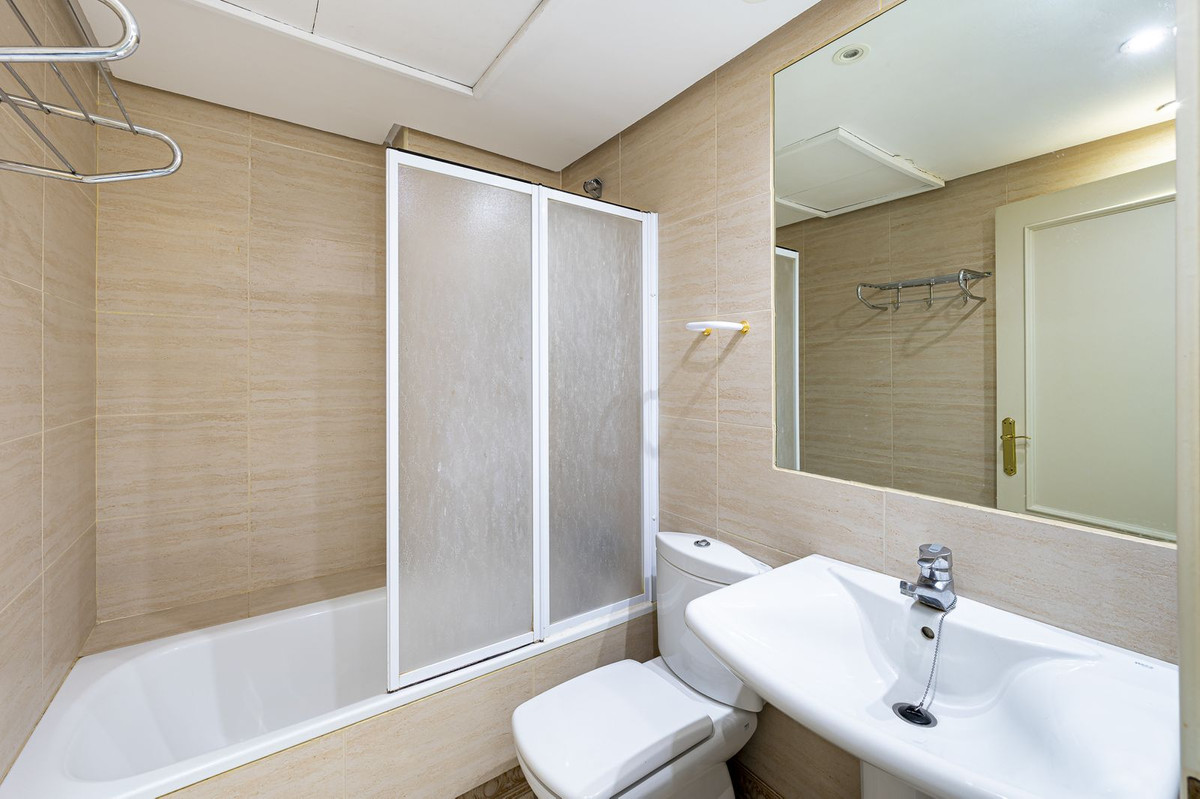 2 Bed Apartment for sale in Puerto Banús Costa Del Sol, Málaga, Spain