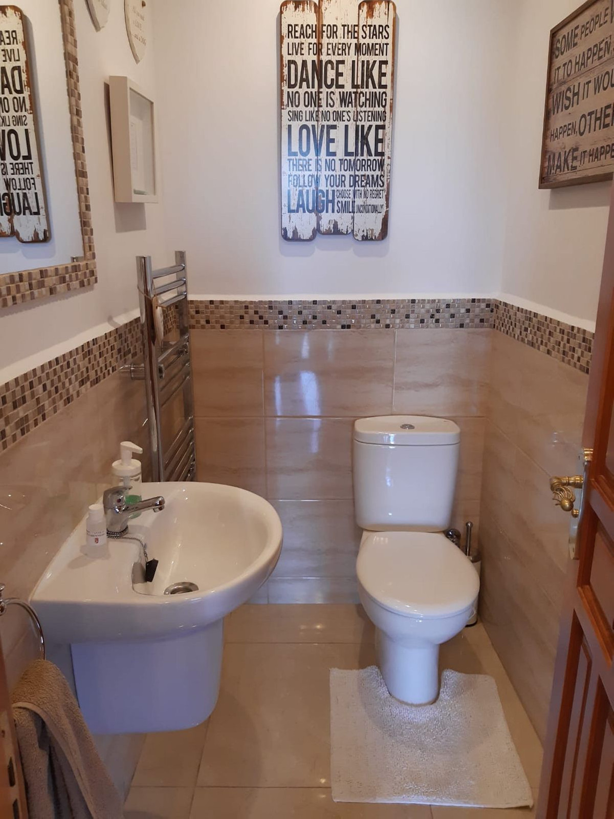 Se vende Villa - Chalet de 5 dormitorios en Costa Del Sol East, Málaga, España