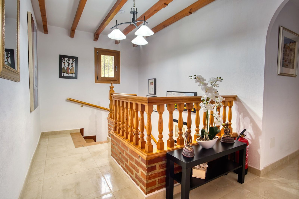 Se vende Villa - Chalet de 5 dormitorios en Costa Del Sol East, Málaga, España