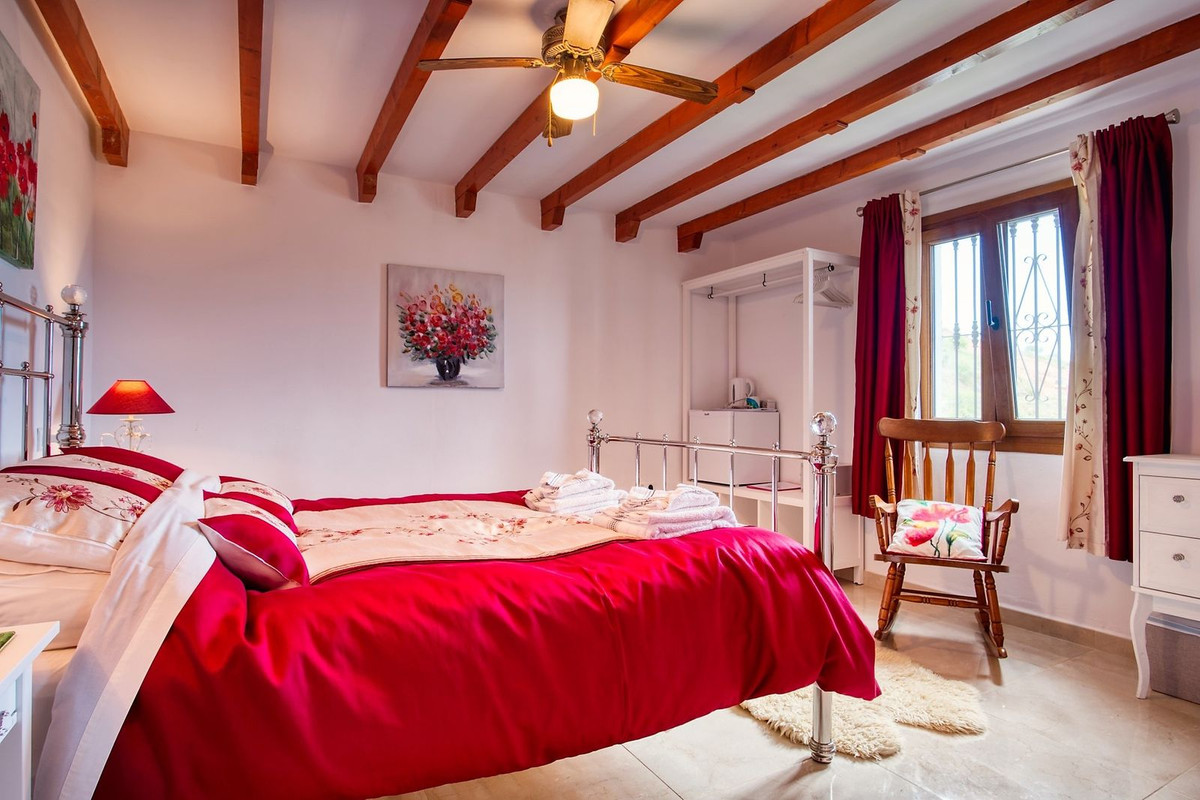 Se vende Villa - Chalet de 5 dormitorios en Costa Del Sol East, Málaga, España