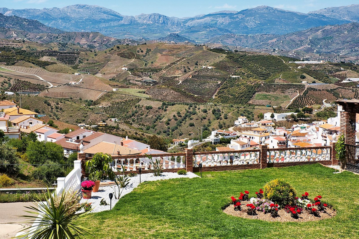 Se vende Villa - Chalet de 5 dormitorios en Costa Del Sol East, Málaga, España