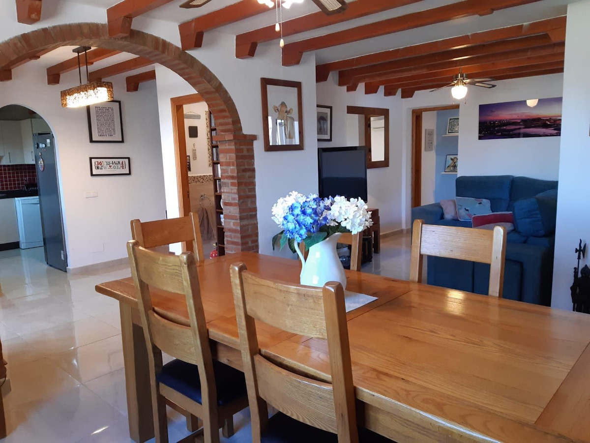 Se vende Villa - Chalet de 5 dormitorios en Costa Del Sol East, Málaga, España