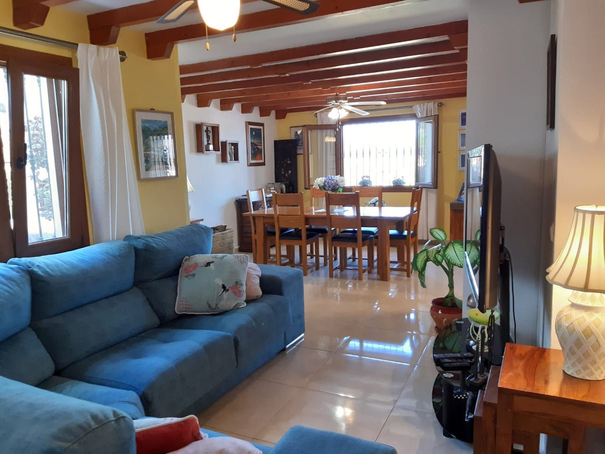 Se vende Villa - Chalet de 5 dormitorios en Costa Del Sol East, Málaga, España