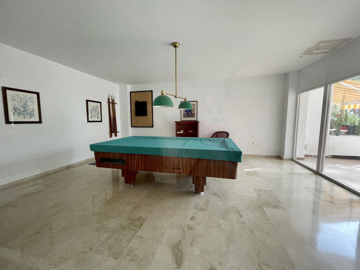 2 Bed Apartment for sale in Atalaya Costa Del Sol, Málaga, Spain