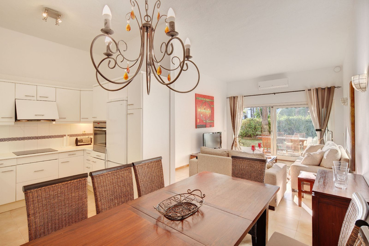 2 Bed Apartment for sale in Atalaya Costa Del Sol, Málaga, Spain