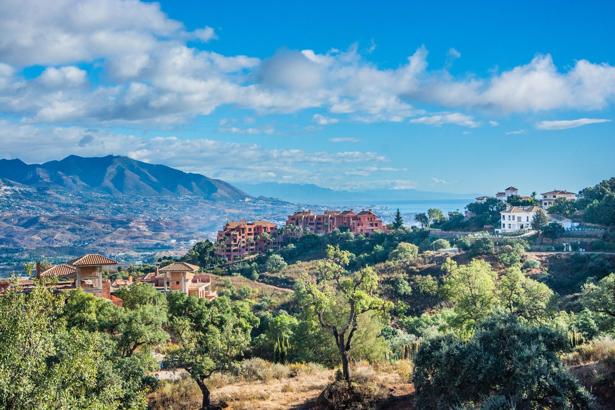 Plots for sale in La Mairena Costa Del Sol, Málaga, Spain