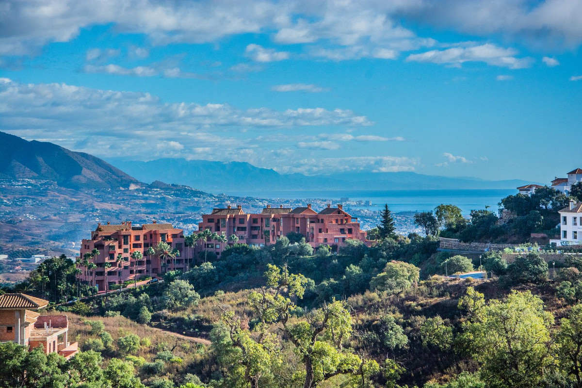 Plots for sale in La Mairena Costa Del Sol, Málaga, Spain